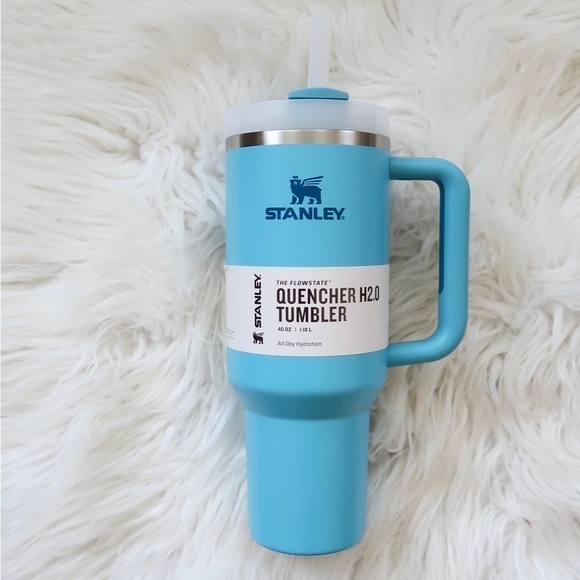 Stanley Adventure Quencher Tumbler 40oz Pool - Picture 1 of 3
